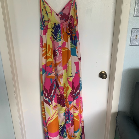 Tropical Floral Maxi Dress - Picture 6 of 10